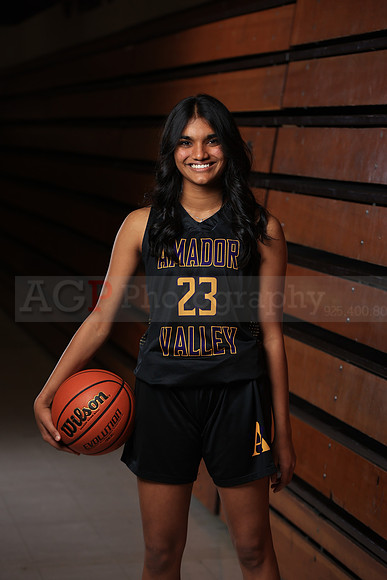 AVHS_Girls_Varsity_BKN00055