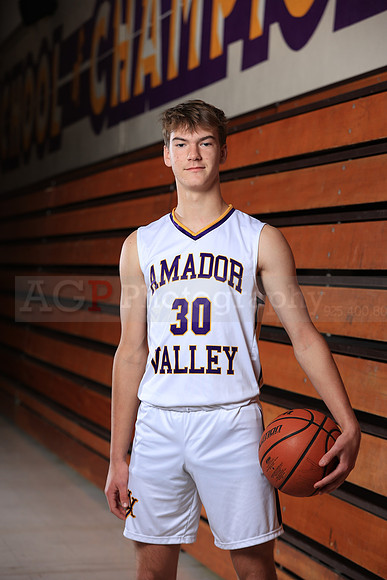 AVHSVarsityBKN00153