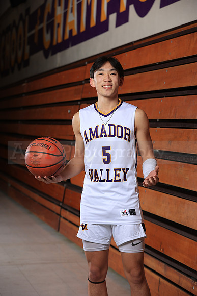 AVHSVarsityBKN00061