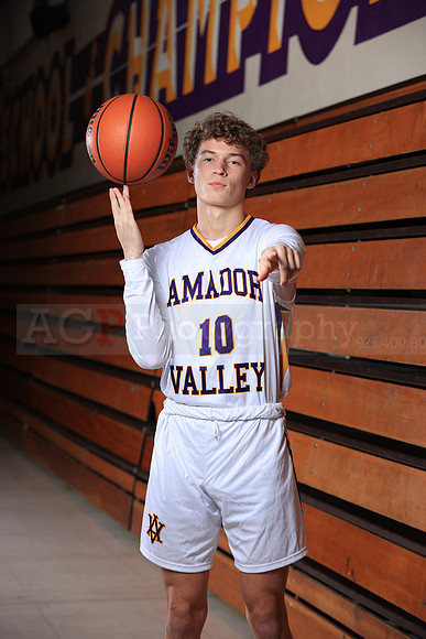 AVHSVarsityBKN00126
