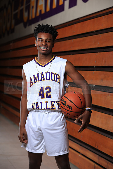 AVHSVarsityBKN00130