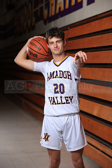 AVHSVarsityBKN00177