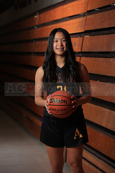 AVHS_Girls_Varsity_BKN00014