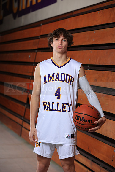 AVHSVarsityBKN00080