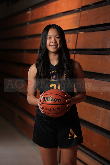 AVHS_Girls_Varsity_BKN00015