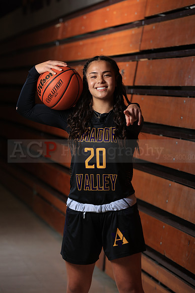 AVHS_Girls_Varsity_BKN00018