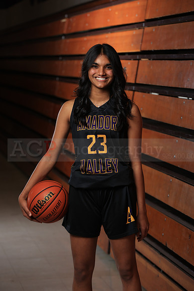 AVHS_Girls_Varsity_BKN00054