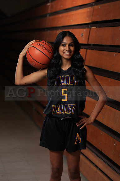 AVHS_Girls_Varsity_BKN00081