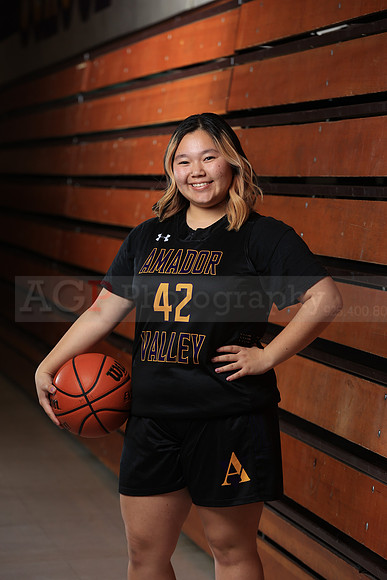 AVHS_Girls_Varsity_BKN00107