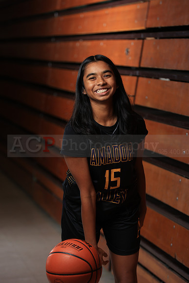 AVHS_Girls_Varsity_BKN00060