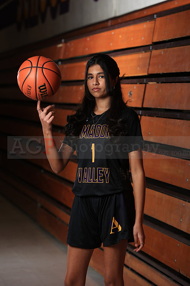 AVHS_Girls_Varsity_BKN00005