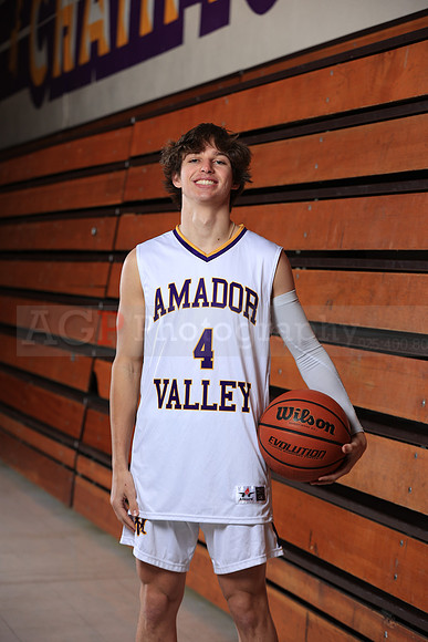 AVHSVarsityBKN00074