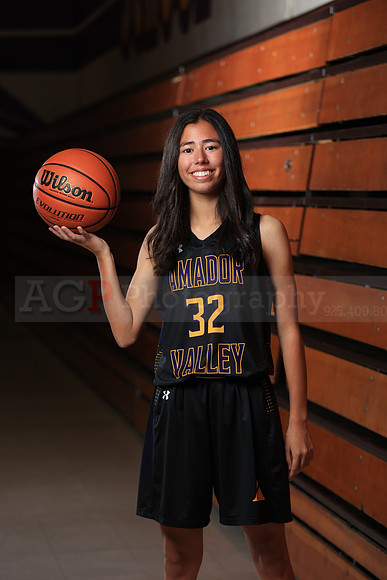 AVHS_Girls_Varsity_BKN00097