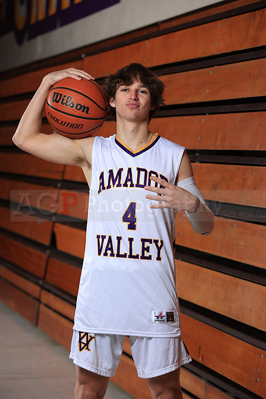 AVHSVarsityBKN00081