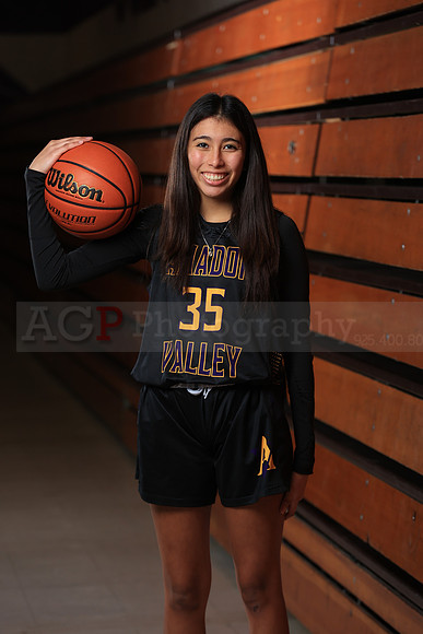 AVHS_Girls_Varsity_BKN00090