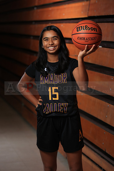 AVHS_Girls_Varsity_BKN00063