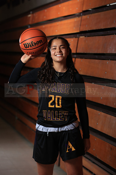 AVHS_Girls_Varsity_BKN00019