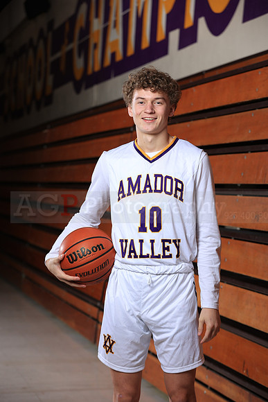 AVHSVarsityBKN00121