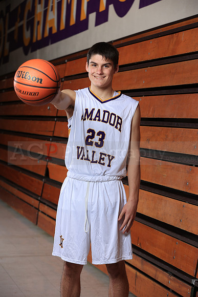 AVHSVarsityBKN00054