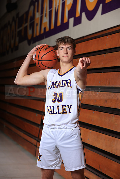 AVHSVarsityBKN00158