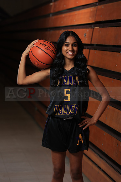 AVHS_Girls_Varsity_BKN00082