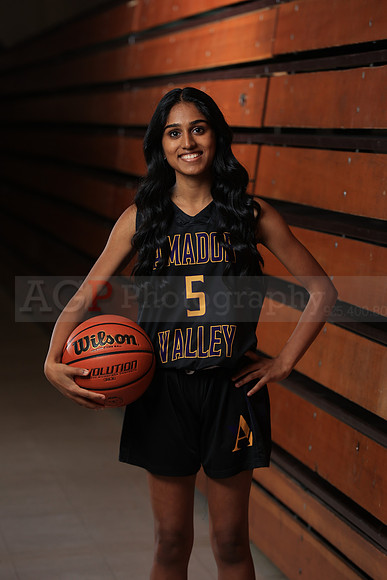 AVHS_Girls_Varsity_BKN00083