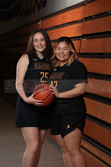 AVHS_Girls_Varsity_BKN00111