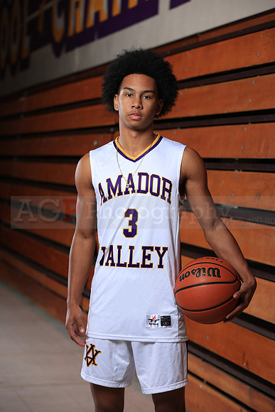 AVHSVarsityBKN00041