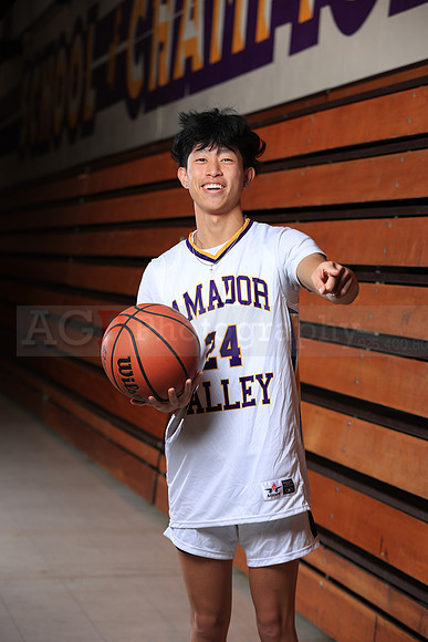 AVHSVarsityBKN00072