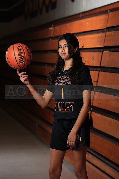 AVHS_Girls_Varsity_BKN00007