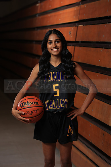 AVHS_Girls_Varsity_BKN00084