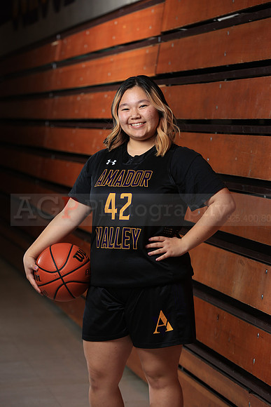 AVHS_Girls_Varsity_BKN00109
