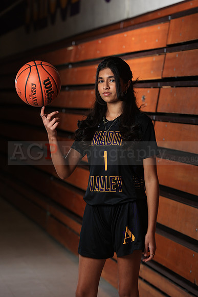 AVHS_Girls_Varsity_BKN00006
