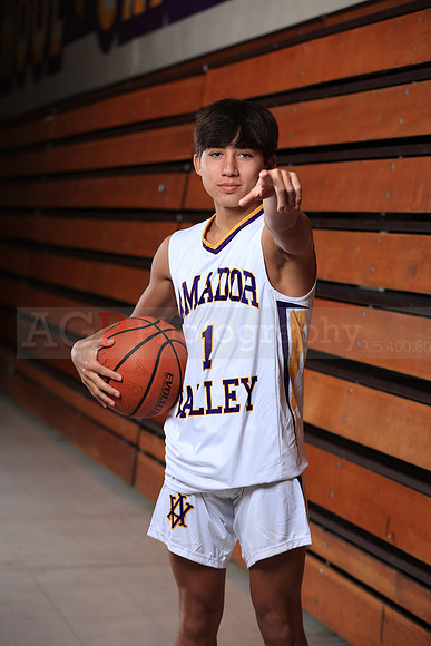 AVHSVarsityBKN00036