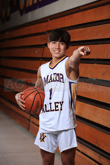 AVHSVarsityBKN00039