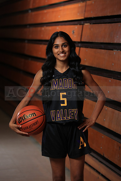 AVHS_Girls_Varsity_BKN00078