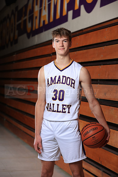 AVHSVarsityBKN00155