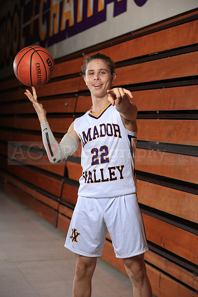 AVHSVarsityBKN00147
