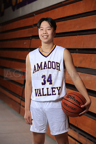 AVHSVarsityBKN00096