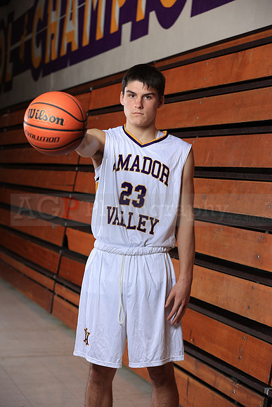 AVHSVarsityBKN00052