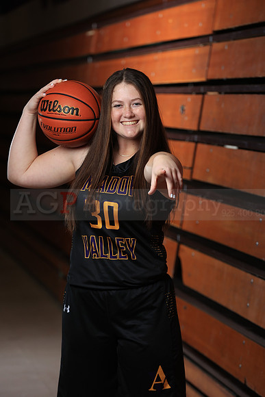 AVHS_Girls_Varsity_BKN00043