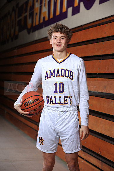AVHSVarsityBKN00120