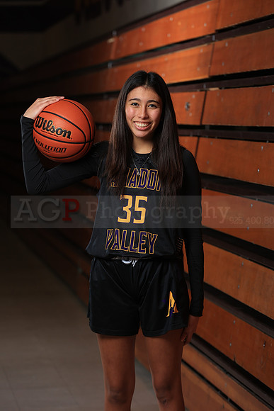 AVHS_Girls_Varsity_BKN00091