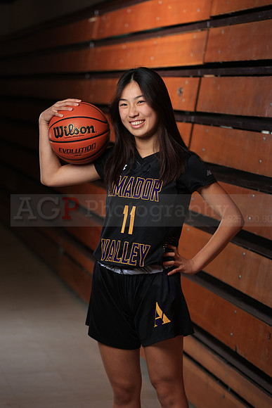 AVHS_Girls_Varsity_BKN00069