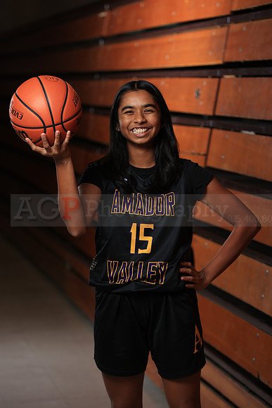AVHS_Girls_Varsity_BKN00062