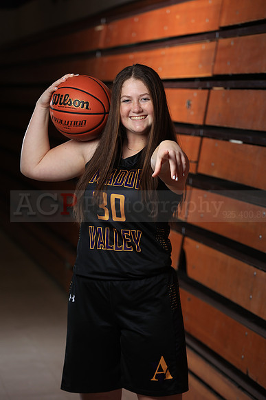 AVHS_Girls_Varsity_BKN00044