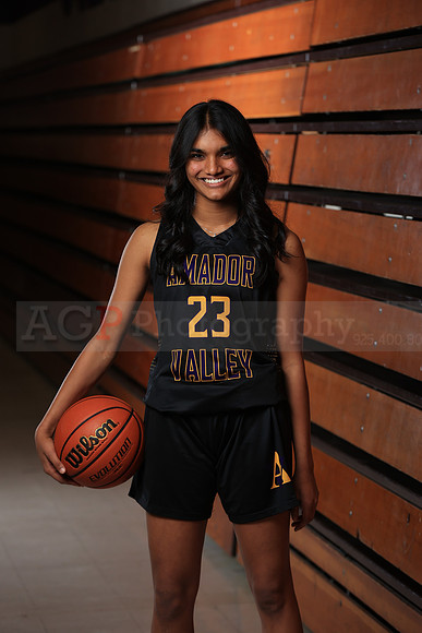 AVHS_Girls_Varsity_BKN00053