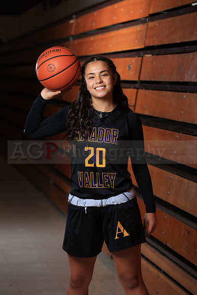 AVHS_Girls_Varsity_BKN00024