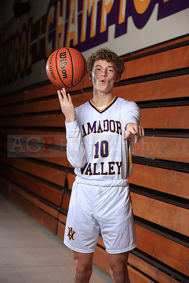 AVHSVarsityBKN00127