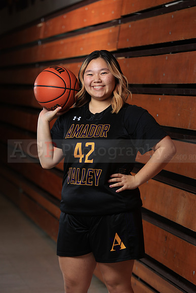 AVHS_Girls_Varsity_BKN00105
